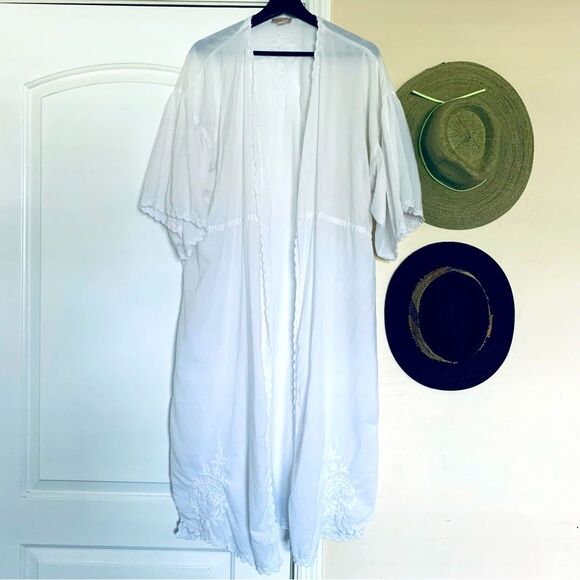 LOVE by Gap RARE White/Ivory Embroidered 3/4 Sleeve Duster Cover-UpSize: M/L
